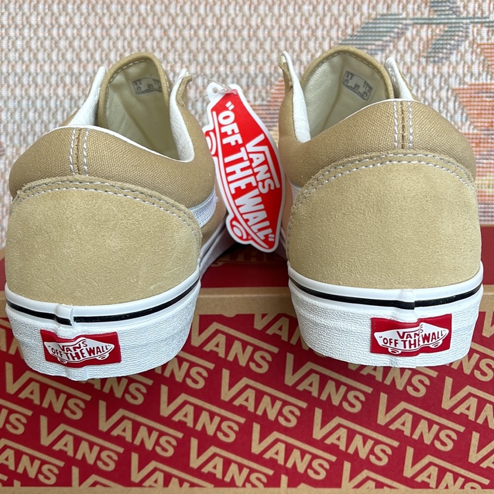Vans WMNS Old Skool
Taos Taupe
VN0A3WKTYUU
Sneakers G - Picture 14 of 16